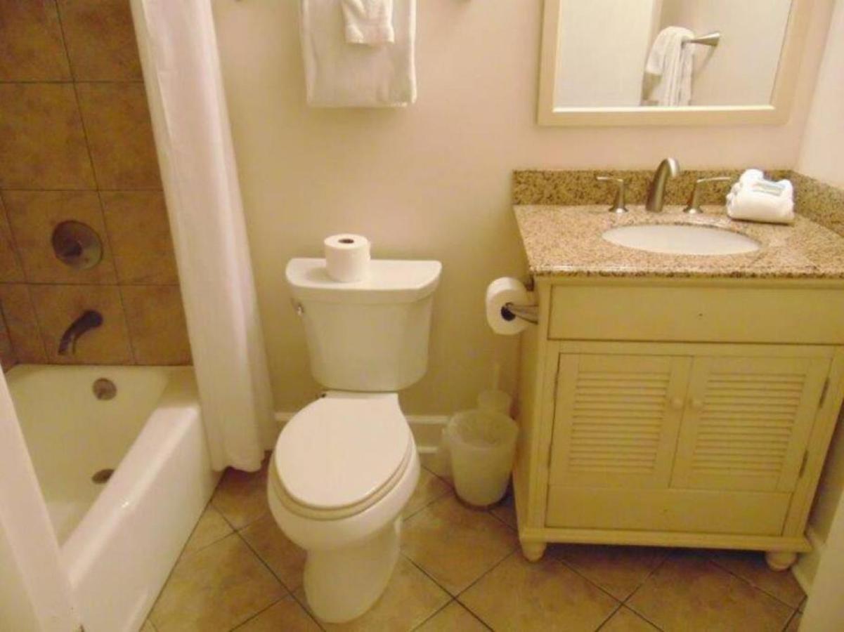 W2 Ocean Walk Resort Upstairs 2 Bed King And Two Twins Next To Back Pool St. Simons Island Extérieur photo